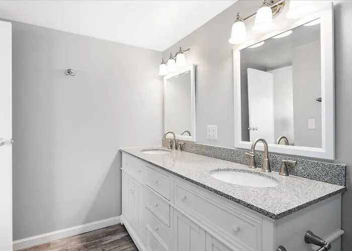 Ferienhaus Beautiful Direct Ocean Views From Remodeled Towers Condo!