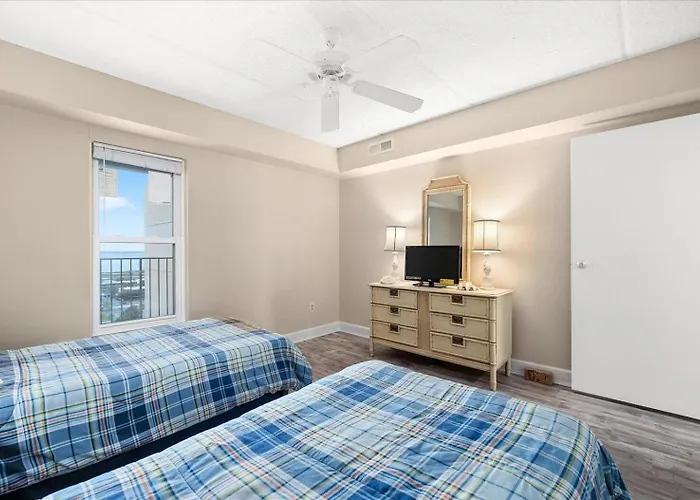 Beautiful Direct Ocean Views From Remodeled Towers Condo!